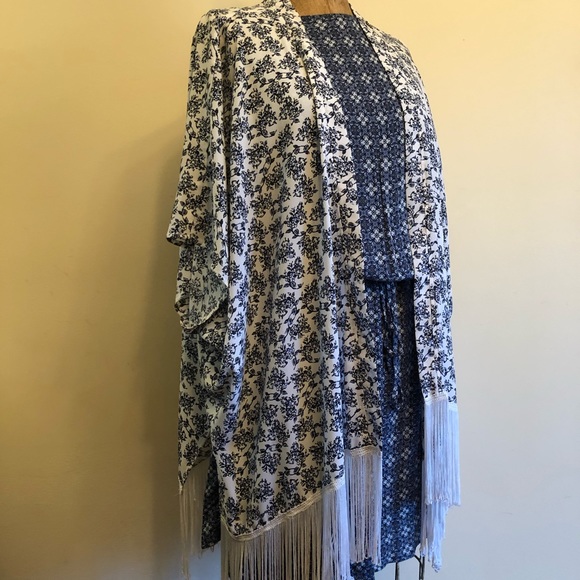 Smart Set Kimono with Tassel bottom - Picture 8 of 8